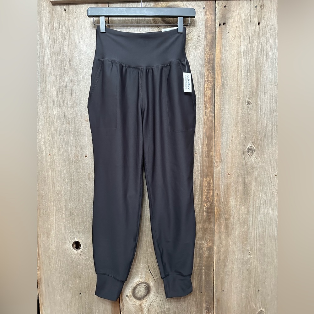Old Navy High Waisted Powersoft 7/8 Joggers For Women in Black Size Small